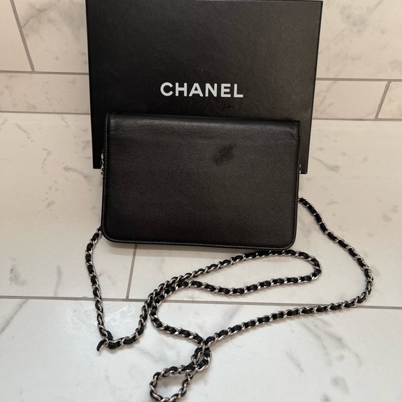 Chanel authentic Wallet on a Chain - Picture 4 of 5